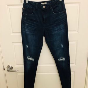 Distressed skinny jeans